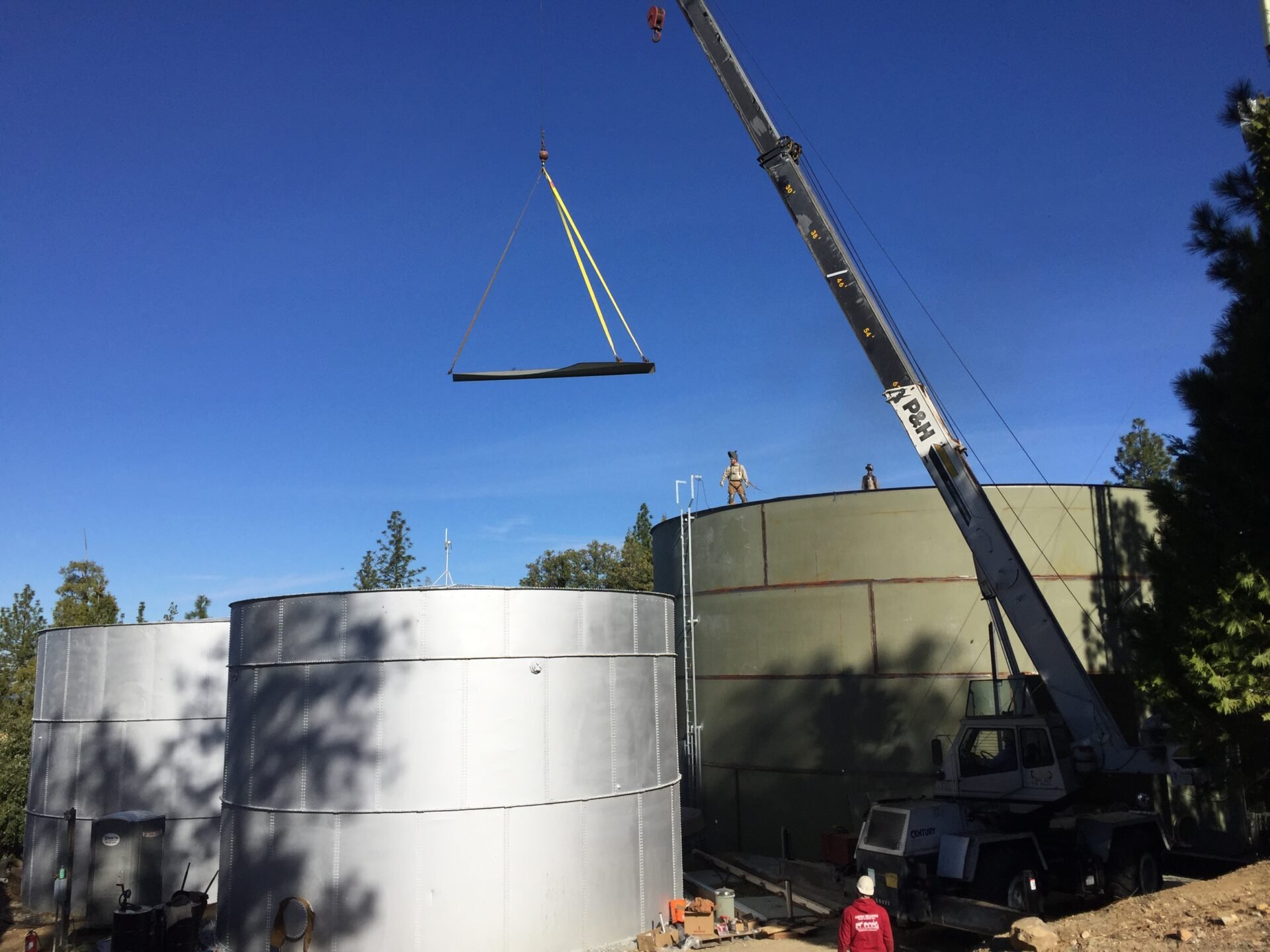 Water Storage Tank with crane